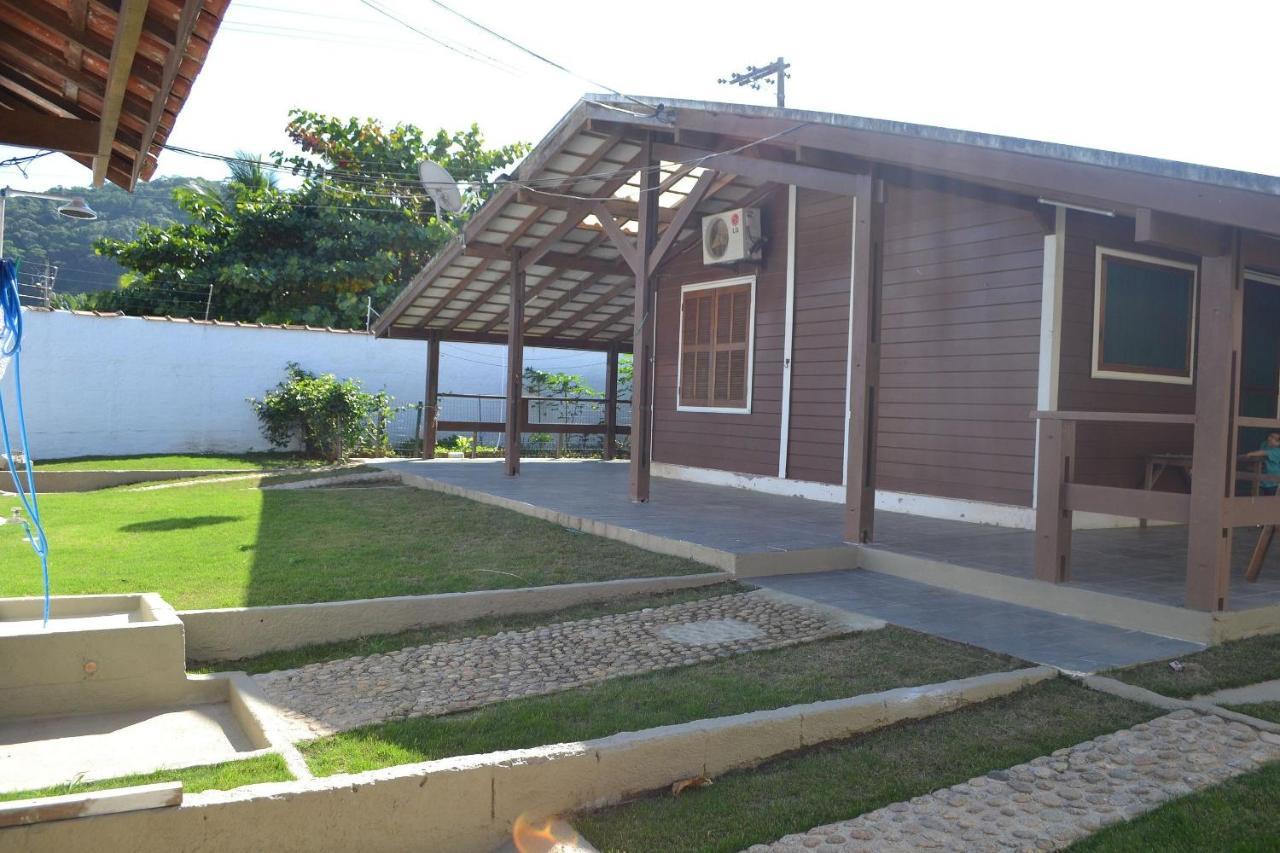 0006.06 -Maranduba - Chale -2 Dorm - 8 Pess - 3 Quadras Do Mar - Piscina Coletiva - Wifi Churrasqueira,Ar Condicionado Убатуба Екстериор снимка